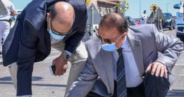 محافظ الإسكندرية يتابع أعمال إصلاح تلفيات وتركيب فواصل كوبرى ستانلي
