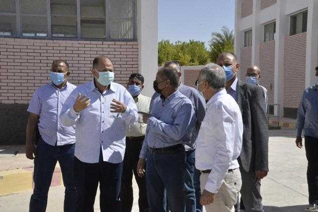 محافظ أسيوط يتفقد محطة معالجة صرف صحي ديروط بالظهير الصحراوي