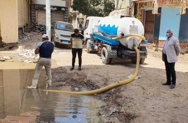رئيس شركة مياه المنوفية يتابع ميدانيا أعمال الإصلاح بشبين الكوم