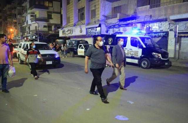 تحرير 100 محضر لأصحاب محلات ومقاهٍ خالفوا مواعيد الغلق في كفر الشيخ| صور