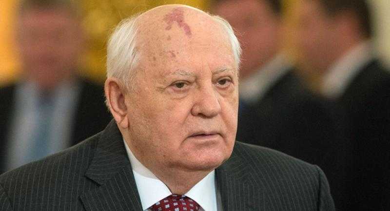 سياسي ألماني بارز يدعو لإقامة حفل تأبين لجورباتشوف بألمانيا