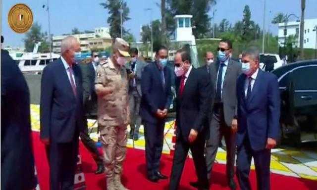 شاهد.. الرئيس السيسي يفتتح عددًا من المشروعات بهيئة قناة السويس