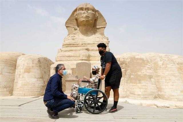 شركة بالون طائر تدعو السيدة الأمريكية المصابة بالسرطان للتحليق في سماء الأقصر