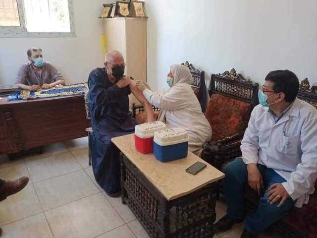مراكز الشباب بقرى الشرقية تستقبل المواطنين الراغبين بتلقي لقاح كورونا.. صور