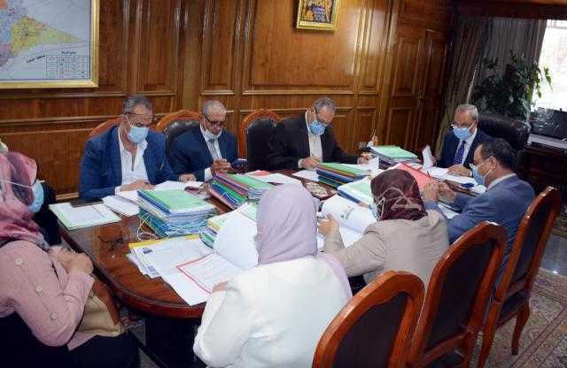 محافظ القليوبية يجتمع باللجنة العليا للقيادات لاختيار وظائف سكرتير مدينة أو مركز أو حي