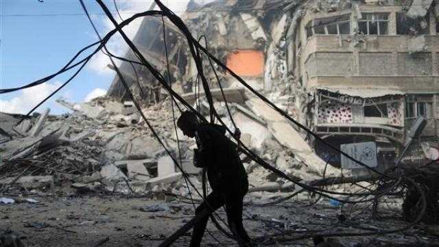 شاهد.. وفد أمني مصري يضم 25 شخصية يصل إلى غزة لبحث تثبيت الهدنة والإعمار