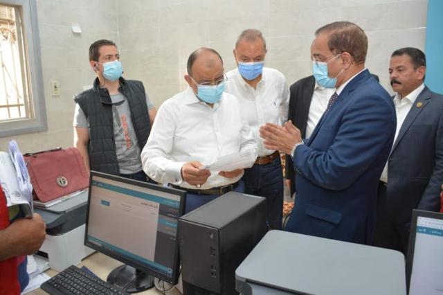 وزير التنمية المحلية ومحافظ القليوبية يتفقدان مشروعات قري شبين القناطر