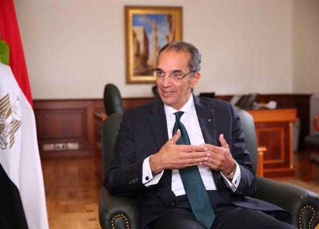 وزير الاتصالات: 500 مليون جنيه لتوصيل شبكة الألياف الضوئية للمدن خلال 2021