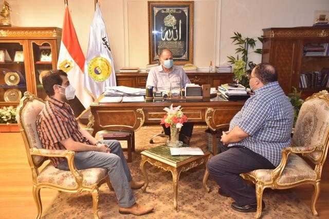 محافظ أسيوط يشيد بفوز مكتبة الطفل والشباب البدارى كأفضل موقع ثقافى