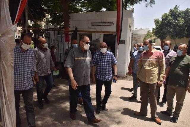 محافظ أسيوط يتابع انتظام تلقي المواطنين للقاح كورونا