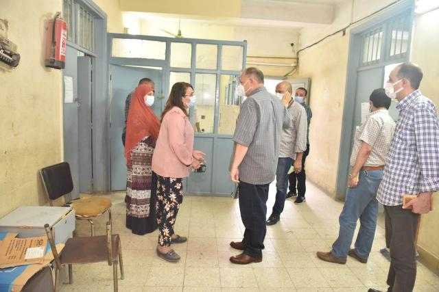 محافظ أسيوط يتفقد مخزن الأدوية الرئيسي بحي شرق للاطمئنان على توافر الأدوية