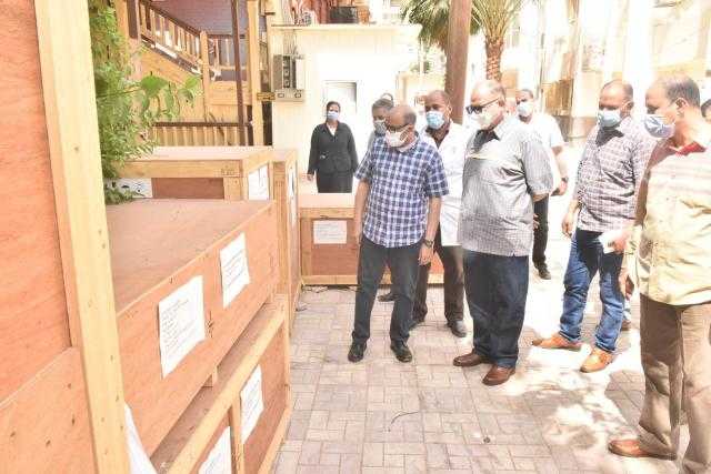 محافظ أسيوط يتفقد موقع تركيب جهاز الأشعة المقطعية الجديد بمستشفى الصدر.. صور