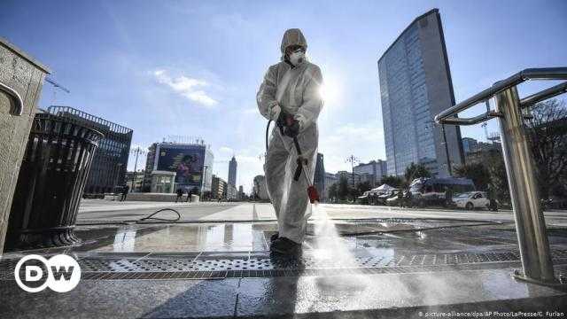 مئات الملقحين من العاملين في مجال الصحة الإندونيسي يصابون بكوفيد-19