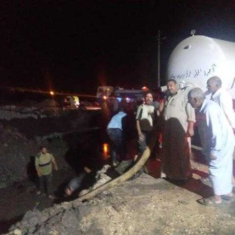 بالصور ..إصلاح كسر مفاجئ بخط المياه المغذي لقرية أبوبدوي 