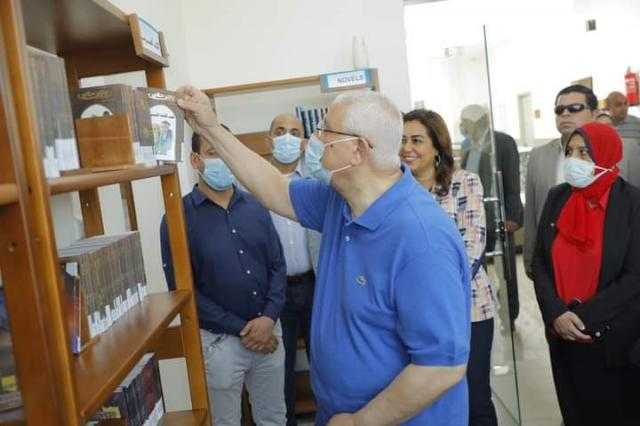 المستشار عدلي منصور يزور دمياط ويتفقد مكتبة مصر العامة بعزبة البرج