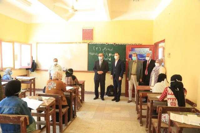 محافظ كفر الشيخ يتفقد لجان الدبلومات الفنية ويطمئن على توفير سبل الراحة للطلاب