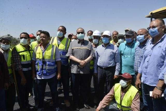 التفاصيل الكاملة لتفقد وزير النقل ومحافظ أسيوط لمعدلات تنفيذ المرحلة الأولى من محور ديروط الحر على النيل.. صور