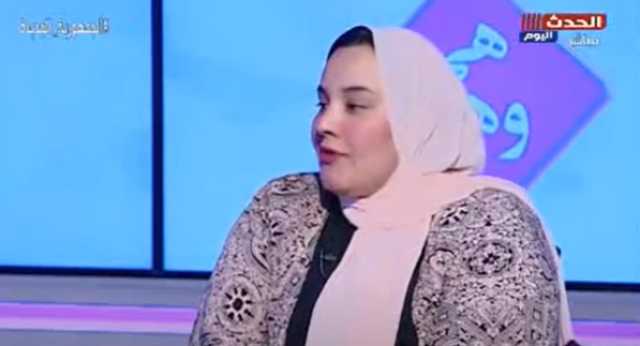 رحلة فتاتين تعملان في صناعة الرخام بعد وفاة والدهما.. فيديو