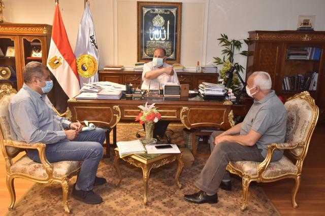 محافظ أسيوط يلتقي وكيل وزارة التموين لبحث ومناقشة التوسع في محطات وقود الغاز الطبيعي