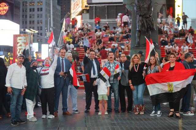 أبناء الجالية المصرية فى نيويورك يحيون ذكرى ثورة 30 يونيو.. صور