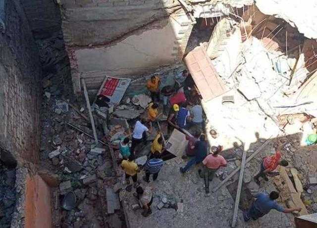 انتشال جثتين من أسفل أنقاض عقار الدخيلة المنهار بالإسكندرية