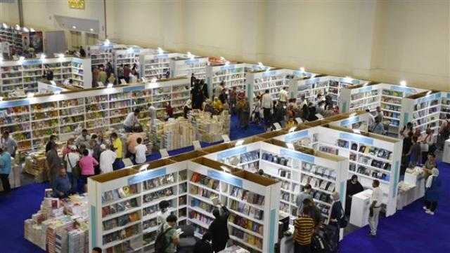 جناح الأزهر بمعرض الكتاب وفرق التواصل المجتمعي يتعاونان لتطبيق الإجراءات الوقائية ضد كورونا