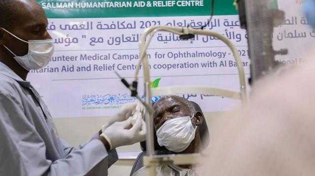 مركز الملك سلمان للإغاثة يجري 312 عملية جراحية لمكافحة العمى والأمراض المسببة له في نيجيريا
