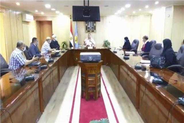 محافظ أسيوط يبحث الإجراءات المبكرة لمواجهة حرق المخلفات الزراعية