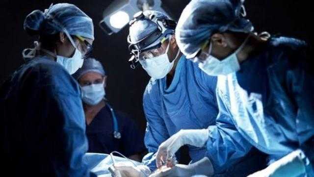 إجراء عمليتين لزراعة قرنية كاملة في المنيا