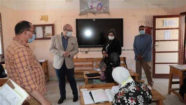 محافظ بني سويف يطمئن على انتظام سير امتحانات الثانوية في أول أيامها