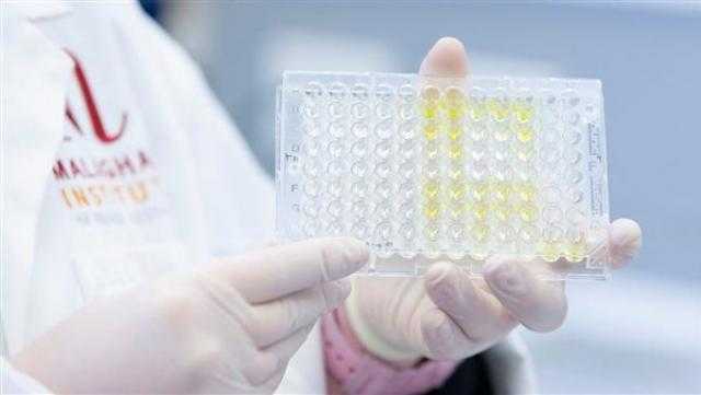 إيران تسجل 165 حالة وفاة و17664 إصابة جديدة بكورونا