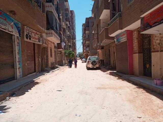 محافظ أسيوط : وضع تربة زلطية بعدة شوارع بمدينة القوصية