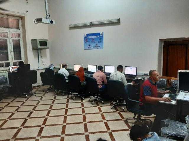محافظ كفر الشيخ ونائب المحافظ يشيدان بعقد الاختبارات القبلية للبرامج التخصصية ONLINE (صور)