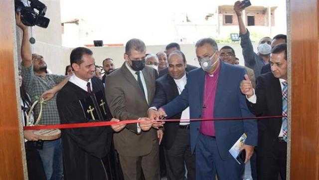 سكرتير عام محافظة المنيا يفتتح الكنيسية الإنجيلية بعكاكا بعد إعادة بنائها
