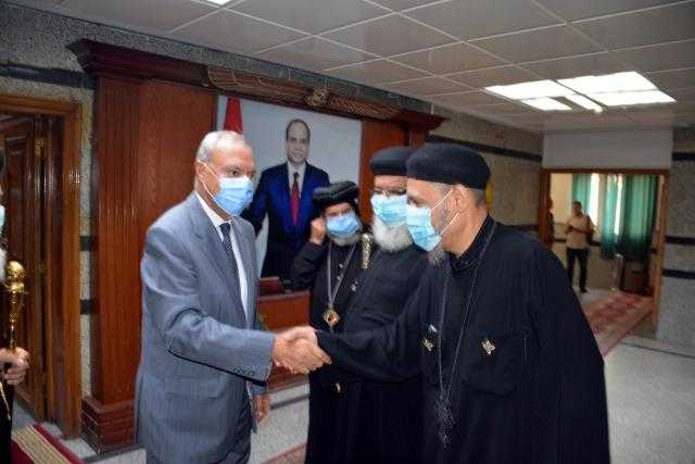 محافظ القليوبية يستقبل وفد من الكنيسة القبطية لتقديم التهنئة بعيد الأضحى المبارك