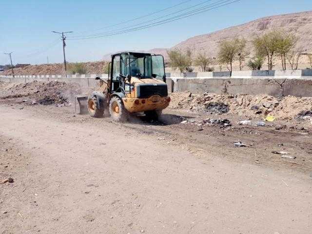 محافظ أسيوط : حملات مستمرة للنظافة ورفع المخلفات بالقرى والمراكز (صور)