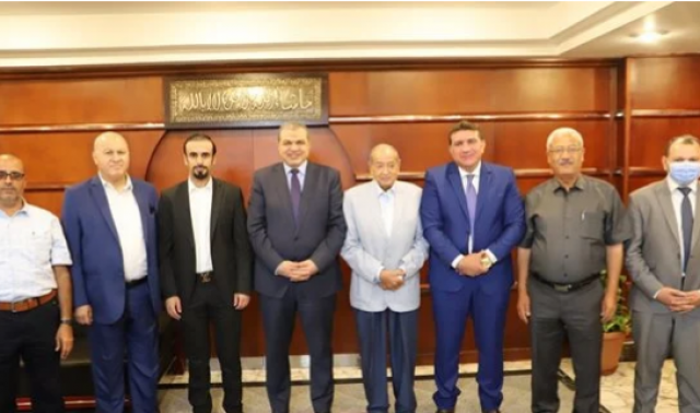 خط أحمر