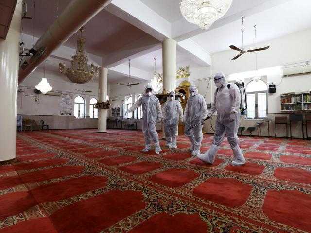 الجزائر تعلن تعليق صلاة الجماعة في المساجد بعد تفشي كورونا