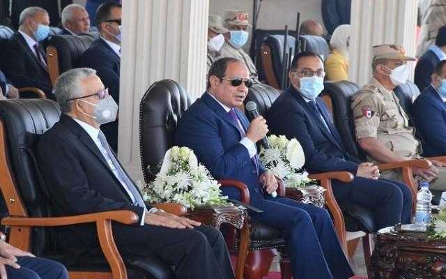 الرئيس السيسي: طفل واحد بصحة جيدة ولا 3 أطفال بظروف مرضية صعبة؟