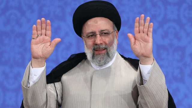 إبراهيم رئيسي يؤدي اليمين الدستورية أمام البرلمان رئيسا لإيران