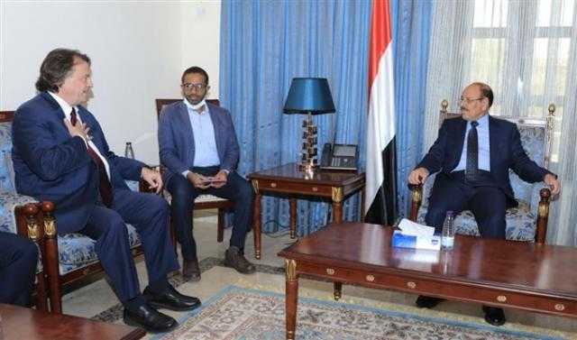 الرئاسة اليمنية تطالب الأمم المتحدة بتخفيف المعاناة الإنسانية جراء تدهور العملة