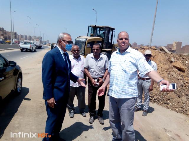 جانب من جولة المحافظ 