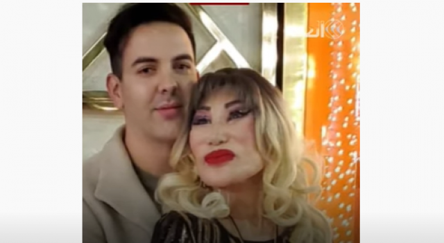 ممثلة مكسيكية حامل