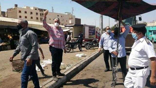 رئيس مدينة الأقصر يتفقد تنفيذ أعمال التطوير ببعض الميادين