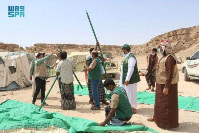 مركز الملك سلمان للإغاثة يوزع مساعدات إيوائية عاجلة للمتضررين من كارثة السيول في المهرة