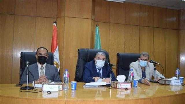 محافظ المنيا يشدد على رؤساء المدن بالمتابعة والصيانة الدورية للطرق والإنارة