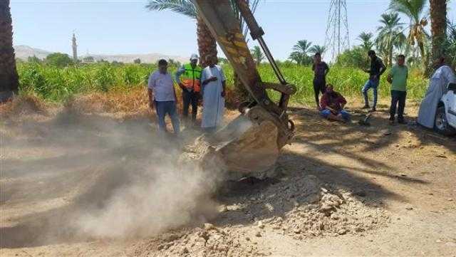 رئيس مدينة القرنة يتابع سير أعمال مشروع محور شمال الأقصر