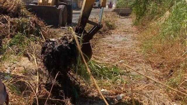 تطهير مسقى الإصلاح الزراعي بأرمنت تمهيدا لتغطيتها