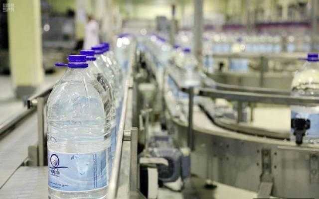 شؤون الحرمين توفر عددًا من عبوات ماء زمزم من مشروع الملك عبدالله لسقيا زمزم لتوزيعها بالمسجد الحرام