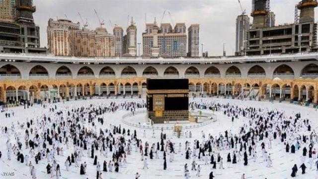 السعودية تستقبل أولى رحلات المعتمرين القادمين من الخارج